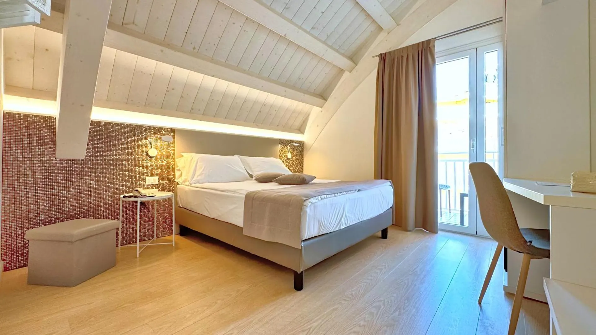 Hotel Lux Caorle 3*,
