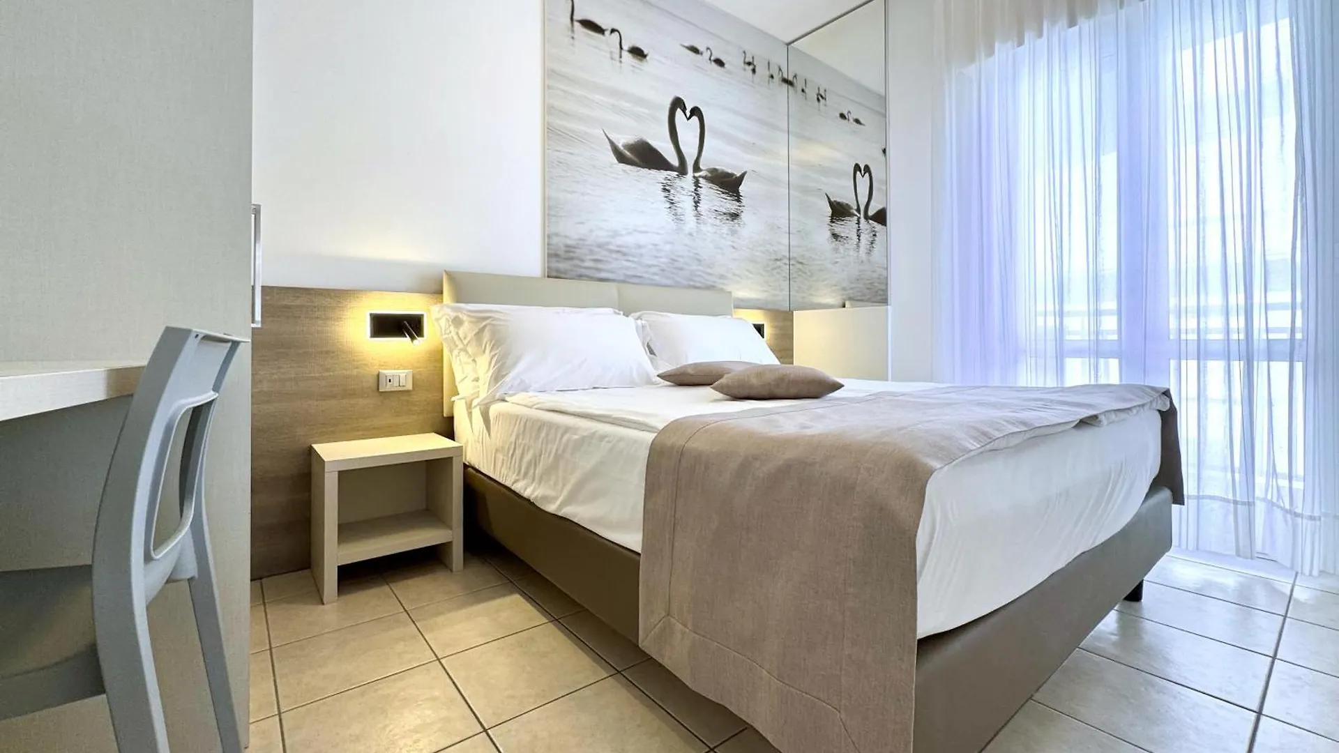 Hotel Lux Καόρλε 3*,  Ιταλία