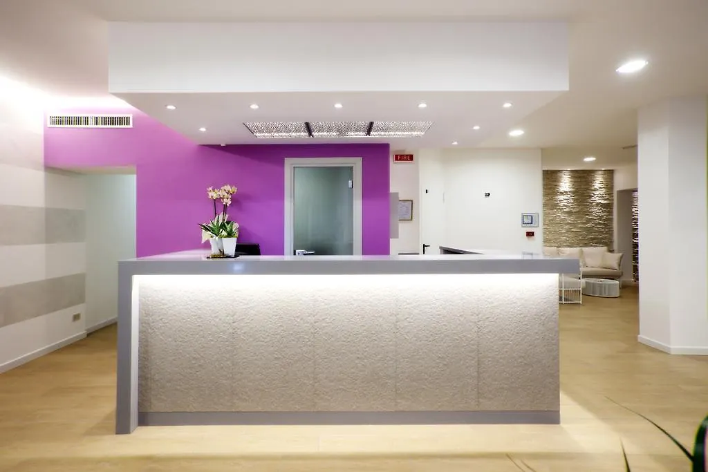 ***  Hotel Lux Καόρλε Ιταλία